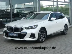 Mineralweiã Gebraucht 2024 BMW 520 Performance Kombi | 52.400 € (Guter Preis)