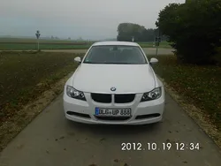 Weiß Gebraucht 2008 BMW 318 Limousine | 18.599 €