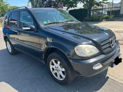 Schwarz Gebraucht 2002 Mercedes ML270 SUV | 1.950 €