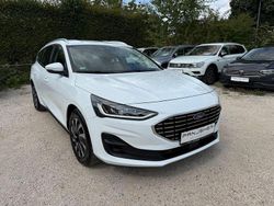 Weiß Gebraucht 2023 Ford Focus Titanium Limousine | 17.999 € (Superpreis)