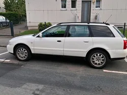 Weiß Gebraucht 2001 Audi A4 Kombi | 990 € (Superpreis)