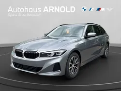 Skyscraper grau metallic Neu 2025 BMW 318 Sport Line Kombi | 45.900 €