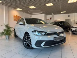 Grau Gebraucht 2023 VW Polo Life Limousine | 18.980 € (Guter Preis)