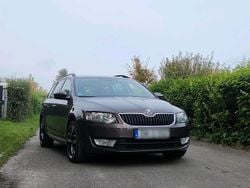 Grau Gebraucht 2016 Skoda Octavia Kombi | 8.300 € (Fairer Preis)