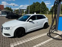 Weiß Gebraucht 2013 Audi A3 Sportback Sport Limousine | 8.300 € (Guter Preis)