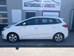 Weiß Gebraucht 2015 Kia Carens Edition 7 Van / Kleinbus | 3.980 € (Guter Preis)