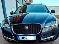 Schwarz Gebraucht 2015 Jaguar XF Portfolio Limousine | 13.900 € (Fairer Preis)