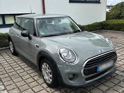 Grau Gebraucht 2016 Mini ONE Kleinwagen | 6.800 €