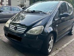 Schwarz Gebraucht 2000 Mercedes A140 Kleinwagen | 1.000 €