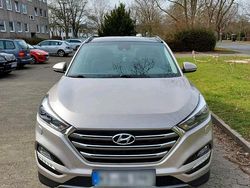 Weiß Gebraucht 2015 Hyundai Tucson SUV | 15.499 €