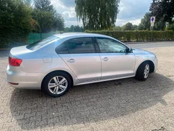 Grau Gebraucht 2013 VW Jetta Match Limousine | 6.500 € (Guter Preis)