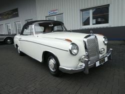 Weiß Gebraucht 1960 Mercedes 220 SE Cabrio | 125.900 €