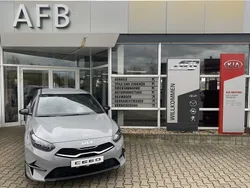 Grau Neu 2025 Kia Ceed 3 Limousine | 25.990 € (Fairer Preis)