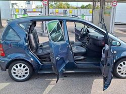 Blau Gebraucht 2001 Mercedes A170 Avantgarde Van / Kleinbus | 1.495 € (Fairer Preis)