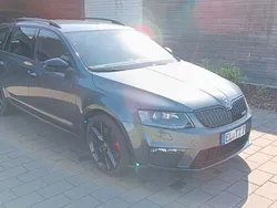 Grau Gebraucht 2016 Skoda Octavia RS Kombi | 12.799 € (Guter Preis)