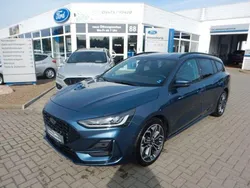 Blau Gebraucht 2023 Ford Focus ST-Line X Limousine | 27.990 €