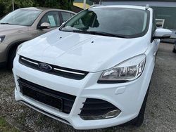 Weiß Gebraucht 2016 Ford Kuga Trend SUV | 10.900 € (Guter Preis)