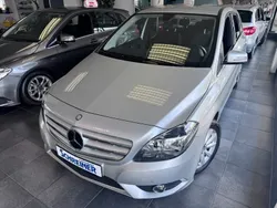Silber Gebraucht 2014 Mercedes B180 Van / Kleinbus | 16.990 € (Fairer Preis)