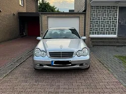 Silber Gebraucht 2001 Mercedes C200 Limousine | 2.000 € (Fairer Preis)
