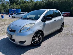 Silber Gebraucht 2010 Toyota Yaris Limousine | 2.950 € (Fairer Preis)