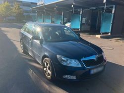 Blau Gebraucht 2012 Skoda Octavia Kombi | 3.500 € (Guter Preis)