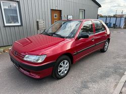 Rot Gebraucht 1996 Peugeot 306 Limousine | 1.900 € (Fairer Preis)