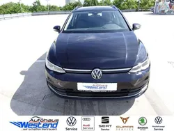 Mondscheingrau Gebraucht 2024 VW Golf VIII Style Kombi | 30.900 € (Fairer Preis)