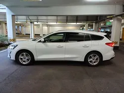Weiß Gebraucht 2020 Ford Focus Cool & Connect Kombi | 10.600 € (Guter Preis)