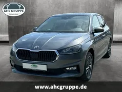 Grau Neu 2025 Skoda Fabia Tour Kleinwagen | 20.695 € (Fairer Preis)