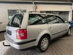 Silber Gebraucht 2002 VW Passat Kombi | 900 € (Superpreis)