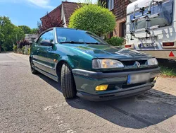 Grün Gebraucht 1993 Renault R9 Limousine | 3.300 €