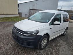 Weiß Gebraucht 2017 VW Caddy Trendline Van / Kleinbus | 7.950 € (Teuer)