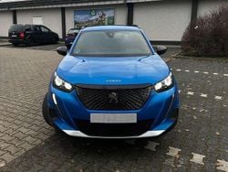 Blau Gebraucht 2023 Peugeot 2008 Active SUV | 16.300 € (Guter Preis)