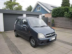 Blau Gebraucht 2006 Opel Agila Kleinwagen | 1.990 € (Etwas zu teuer)