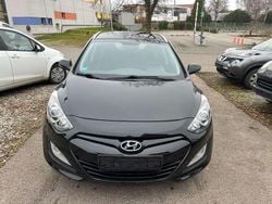 Phantom black / mic Gebraucht 2012 Hyundai i30 Trend Kombi | 2.690 € (Superpreis)
