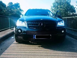 Schwarz Gebraucht 2007 Mercedes ML63 AMG AMG SUV | 27.000 €