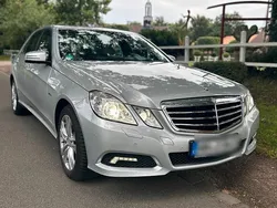 Silber Gebraucht 2009 Mercedes E200 Avantgarde Limousine | 12.990 € (Guter Preis)