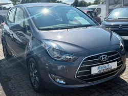 Grau Gebraucht 2016 Hyundai ix20 Van / Kleinbus | 13.990 € (Etwas zu teuer)