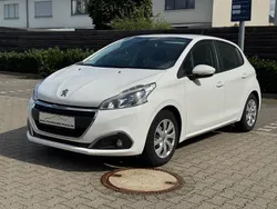 Weiß Gebraucht 2017 Peugeot 208 Active Kleinwagen | 6.200 € (Fairer Preis)
