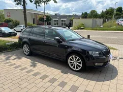Schwarz Gebraucht 2017 Skoda Octavia Joy Kombi | 7.500 € (Guter Preis)