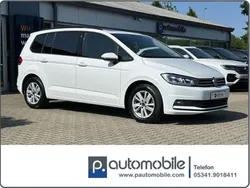 Weiß Gebraucht 2020 VW Touran Comfortline Van / Kleinbus | 16.580 € (Guter Preis)