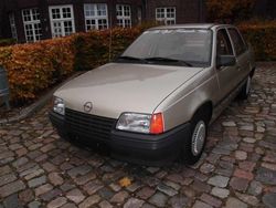 Gold Gebraucht 1986 Opel Kadett Limousine | 3.950 €