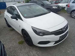 Weiß Gebraucht 2020 Opel Astra Elegance Limousine | 5.900 €