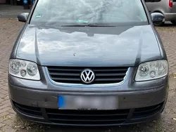 Grau Gebraucht 2004 VW Touran Van / Kleinbus | 3.300 € (Fairer Preis)