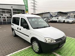 Weiß Gebraucht 2007 Opel Combo Basis Van / Kleinbus | 2.890 € (Fairer Preis)