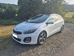 Weiß Gebraucht 2017 Kia Ceed Sportswagon GT-Line Kombi | 9.800 € (Guter Preis)