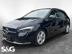 Metalliclack kosmosschwarz Gebraucht 2023 Mercedes B200 Progressive Van / Kleinbus | 35.977 €