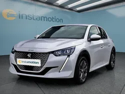 Weiß Gebraucht 2021 Peugeot e-208 Allure Kleinwagen | 16.949 € (Fairer Preis)