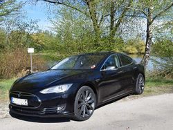 Schwarz Gebraucht 2016 Tesla Model S Kleinwagen | 28.600 €