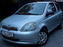 Silber Gebraucht 2002 Toyota Yaris Limousine | 2.199 € (Etwas zu teuer)